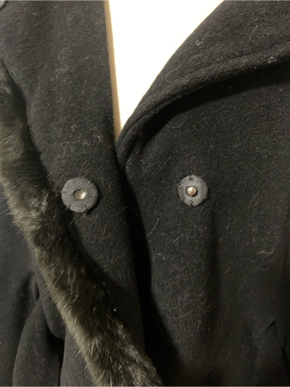 ELLEN TRACY Faux Fur Trimmed Wool Blend Cape Coat - Picture 8 of 16